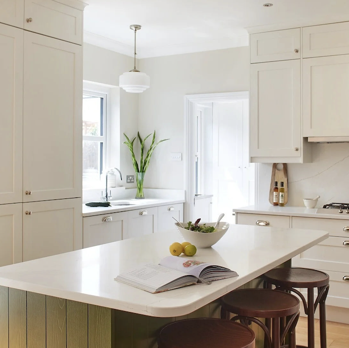 Farrow's White 9812 – Image 2